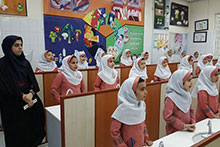بازدید دانش آموزان پایه سوم دبستان دخترانه حضرت مجتبی(ع) از دانشکده دندانپزشکی 