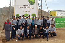 درختکاری دانش آموزان دبیرستان پسرانه حضرت مجتبی(ع)