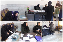 تحویل کارنامه پایان ترم اول دانش‌آموزان در دبیرستان دخترانه دوره دوم حضرت مجتبی(ع)